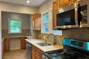 7 Bristol St, Lynbrook, NY 11563 - Photo 11