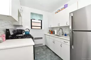 143-50 Hoover Ave, Briarwood, NY 11435 - Photo 7
