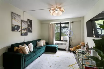 161 Pearsall Drive #6H, Mount Vernon, NY 10552 - Photo 3