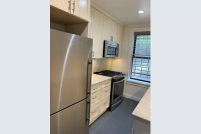 1922 McGraw Avenue #1H, Bronx, NY 10462 - Photo 9