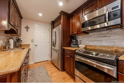 185 W Park Avenue #201, Long Beach, NY 11561 - Photo 9