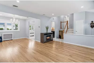 126 Henry Street, Massapequa, NY 11758 - Photo 7