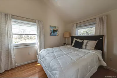 18 Shinnecock Road #2, Hampton Bays, NY 11946 - Photo 3