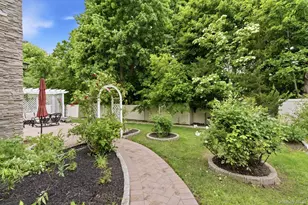3 Olde Hamlet Dr, Jericho, NY 11753 - Photo 43