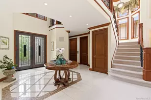3 Olde Hamlet Dr, Jericho, NY 11753 - Photo 3