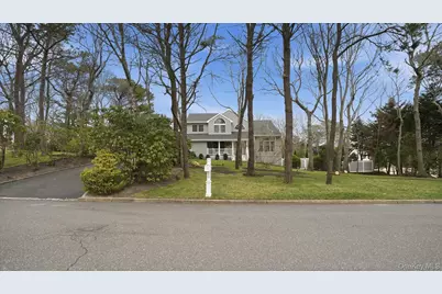 20 Stuart Court, Hampton Bays, NY 11946 - Photo 9