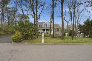 20 Stuart Ct, Hampton Bays, NY 11946 - Photo 9