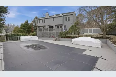 20 Stuart Court, Hampton Bays, NY 11946 - Photo 5