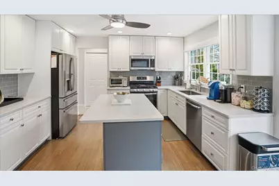 20 Stuart Court, Hampton Bays, NY 11946 - Photo 21