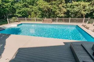 20 Stuart Ct, Hampton Bays, NY 11946 - Photo 33