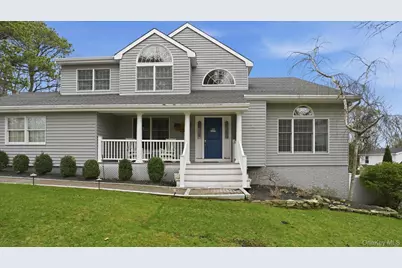 20 Stuart Court, Hampton Bays, NY 11946 - Photo 3