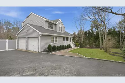 20 Stuart Court, Hampton Bays, NY 11946 - Photo 3