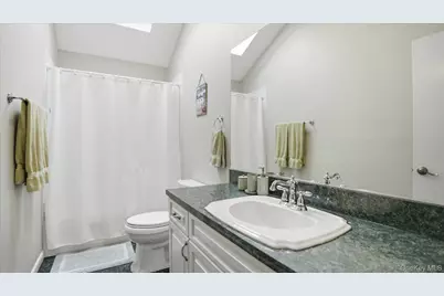 20 Stuart Court, Hampton Bays, NY 11946 - Photo 27