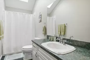 20 Stuart Ct, Hampton Bays, NY 11946 - Photo 27