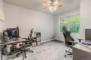 17 Edwards St, Roslyn Heights, NY 11577 - Photo 13