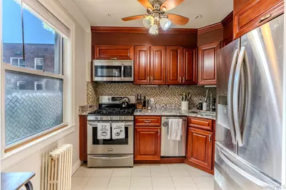 17 Edwards St #2A, Roslyn Heights, NY 11577 - Photo 7