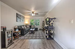 17 Edwards St, Roslyn Heights, NY 11577 - Photo 3
