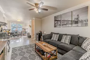 17 Edwards St, Roslyn Heights, NY 11577 - Photo 5