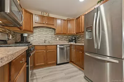 32 Weatherby Lane #32, Central Islip, NY 11722 - Photo 11