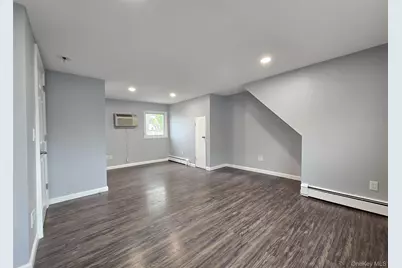 40 Aster Avenue, Holtsville, NY 11742 - Photo 9