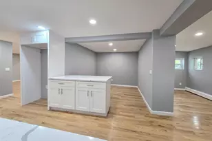 40 Aster Ave, Holtsville, NY 11742 - Photo 5
