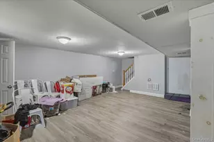 1189 Terry Rd, Ronkonkoma, NY 11779 - Photo 23