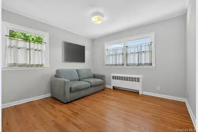 372 N Hickory Street, Massapequa, NY 11758 - Photo 15