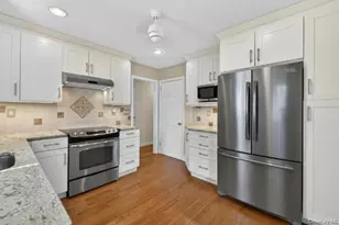 372 N Hickory St, Massapequa, NY 11758 - Photo 7