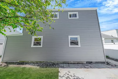 16 Hapsburg Place, Hempstead, NY 11550 - Photo 7