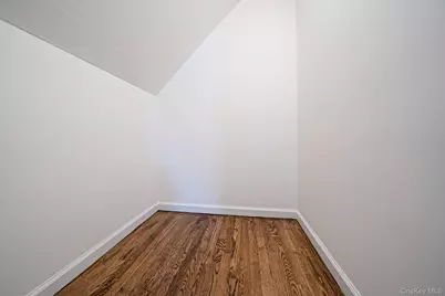 16 Hapsburg Place, Hempstead, NY 11550 - Photo 17