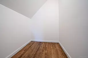 16 Hapsburg Pl, Hempstead, NY 11550 - Photo 17