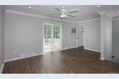 465 New Highway #B19, Copiague, NY 11726 - Photo 5
