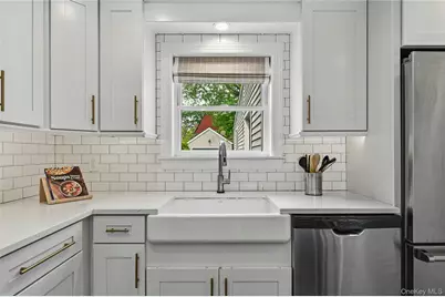 45 Locust Place, Manhasset, NY 11030 - Photo 9