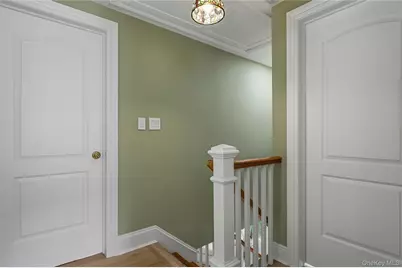 45 Locust Place, Manhasset, NY 11030 - Photo 21