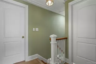 45 Locust Pl, Manhasset, NY 11030 - Photo 21