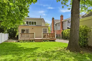45 Locust Pl, Manhasset, NY 11030 - Photo 29
