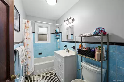 7 W Elm Street, Islip, NY 11751 - Photo 9