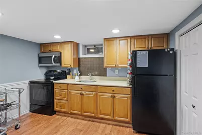 7 W Elm Street, Islip, NY 11751 - Photo 19