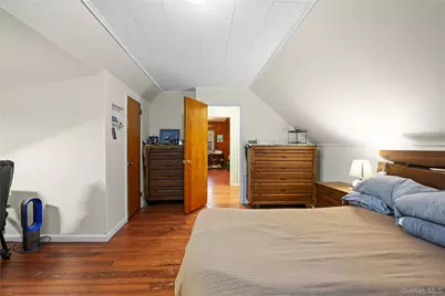 7 W Elm Street, Islip, NY 11751 - Photo 21