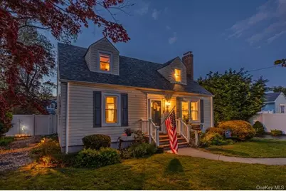 7 W Elm Street, Islip, NY 11751 - Photo 1
