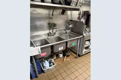 149 Veterans Memorial Hwy, Commack, NY 11725 - Photo 17
