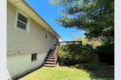 23 Westbury Drive, Sound Beach, NY 11789 - Photo 19