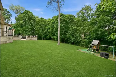 31 Cornwall Lane, Sands Point, NY 11050 - Photo 37