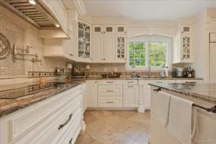 31 Cornwall Ln, Sands Point, NY 11050 - Photo 19
