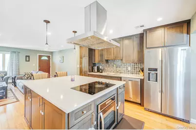 6 Cherrywood Drive, East Northport, NY 11731 - Photo 7