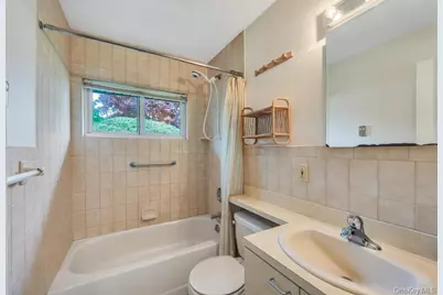 45 Bobwhite Lane, Hicksville, NY 11801 - Photo 11