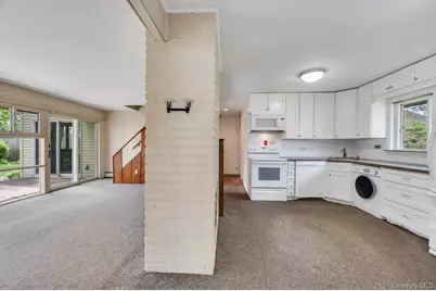 45 Bobwhite Lane, Hicksville, NY 11801 - Photo 5
