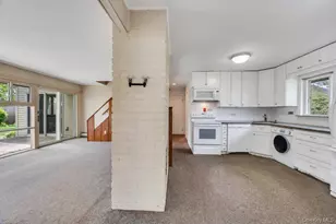 45 Bobwhite Ln, Hicksville, NY 11801 - Photo 5