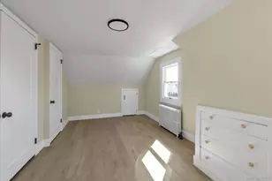 241 Phyllis Dr, Lindenhurst, NY 11757 - Photo 17
