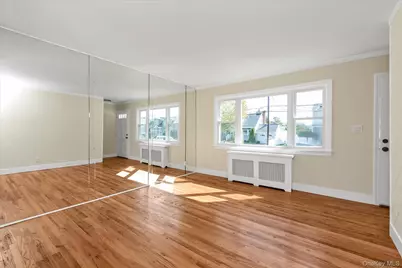 241 Phyllis Drive, Lindenhurst, NY 11757 - Photo 5